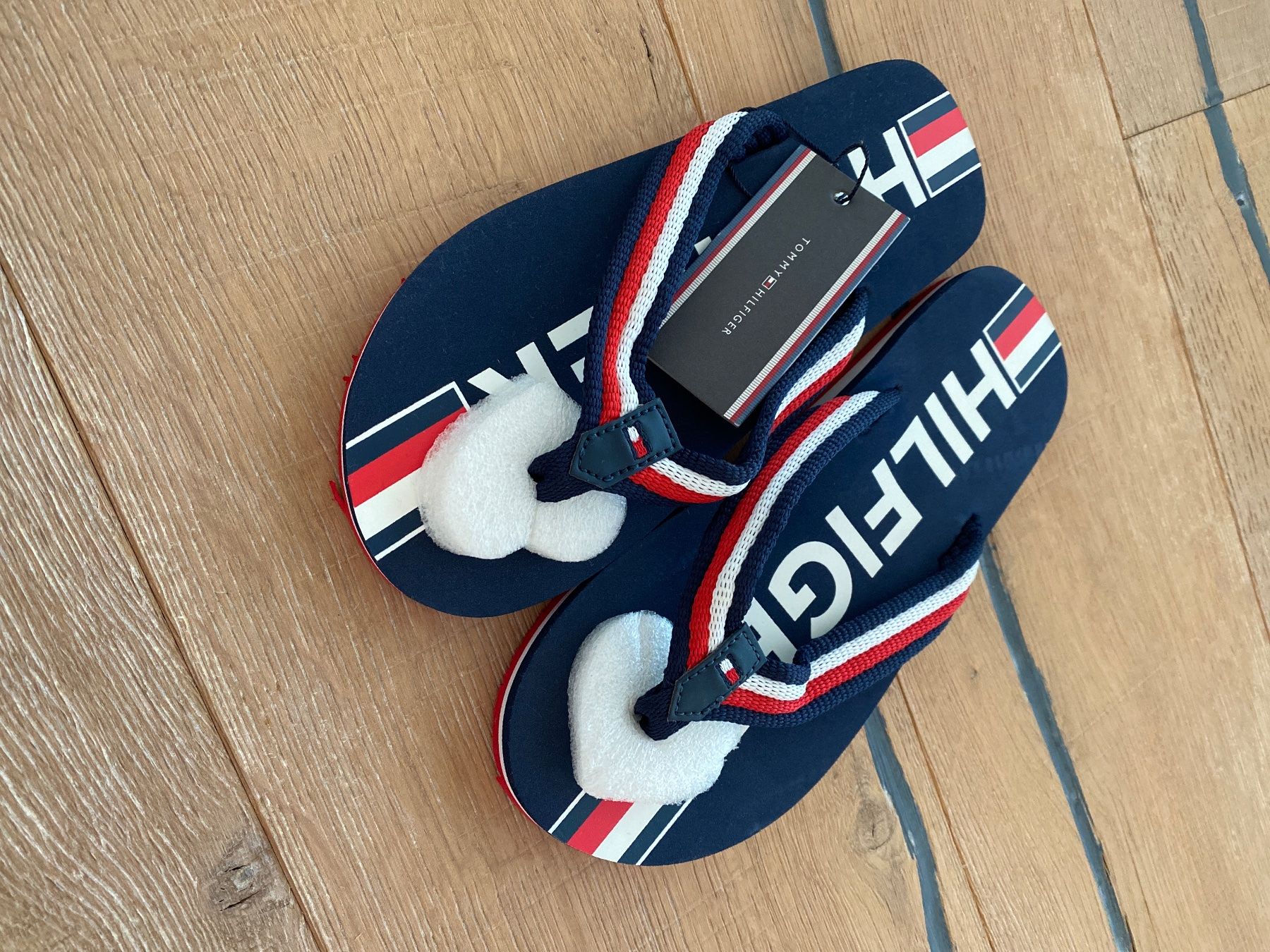 Tommy Hilfiger Scarpe per ragazzi: Tommy Hilfiger Flip Flops Hr. 36 – Nuovo e nell'imballaggio originale da Himmelried venduto da Dievole