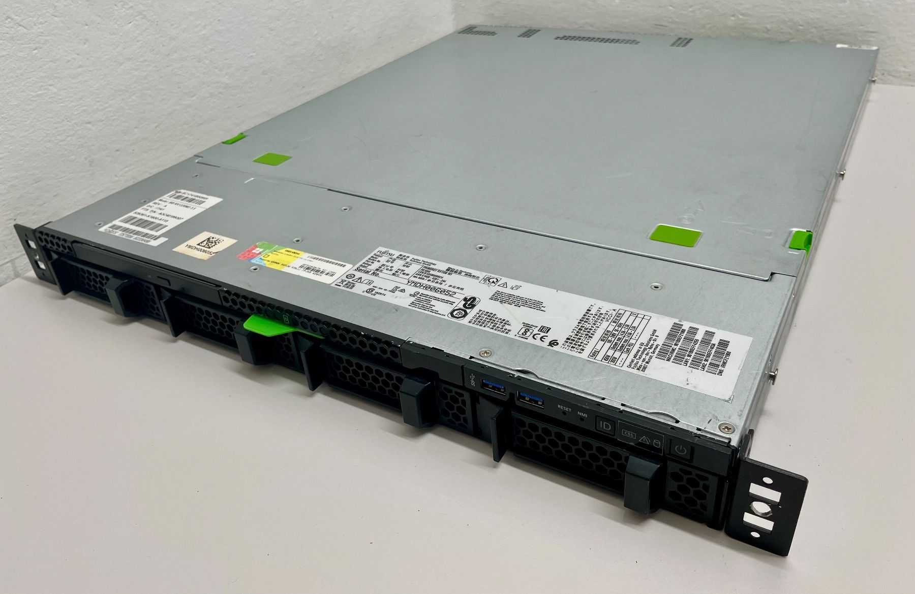 Fujitsu Server: Fujitsu Primergy RX1330 M3 Server Xeon/32GB – Usato da Niederdorf venduto da LeptonAG