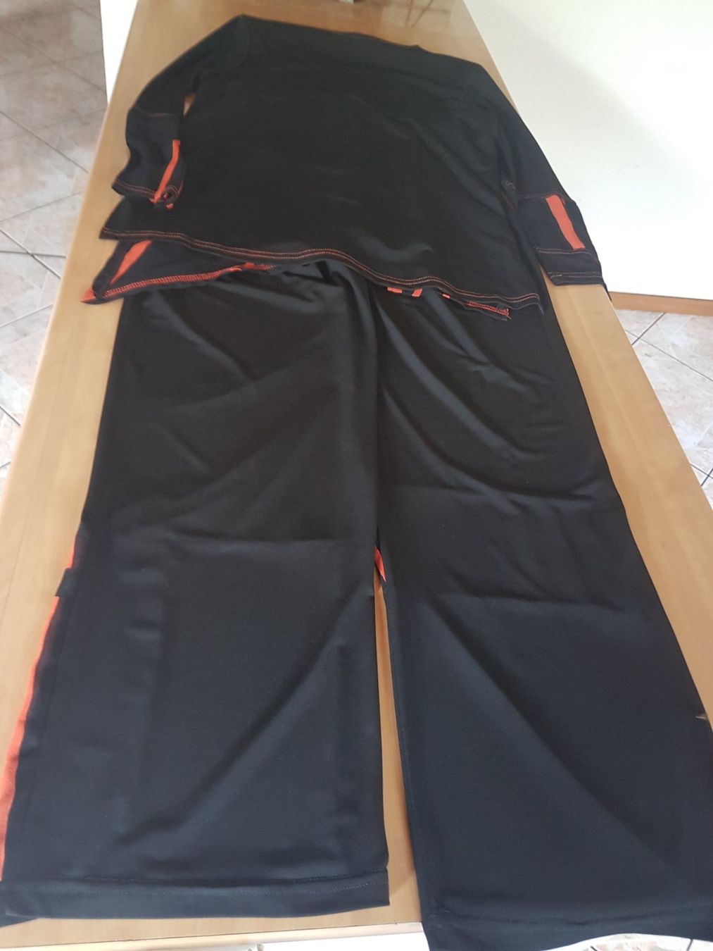 Completi & Tailleur: Ensemble 2 pièces tunique pantalon taille M marque Pulchery – Usato da Villiers venduto da san_jn5w 1