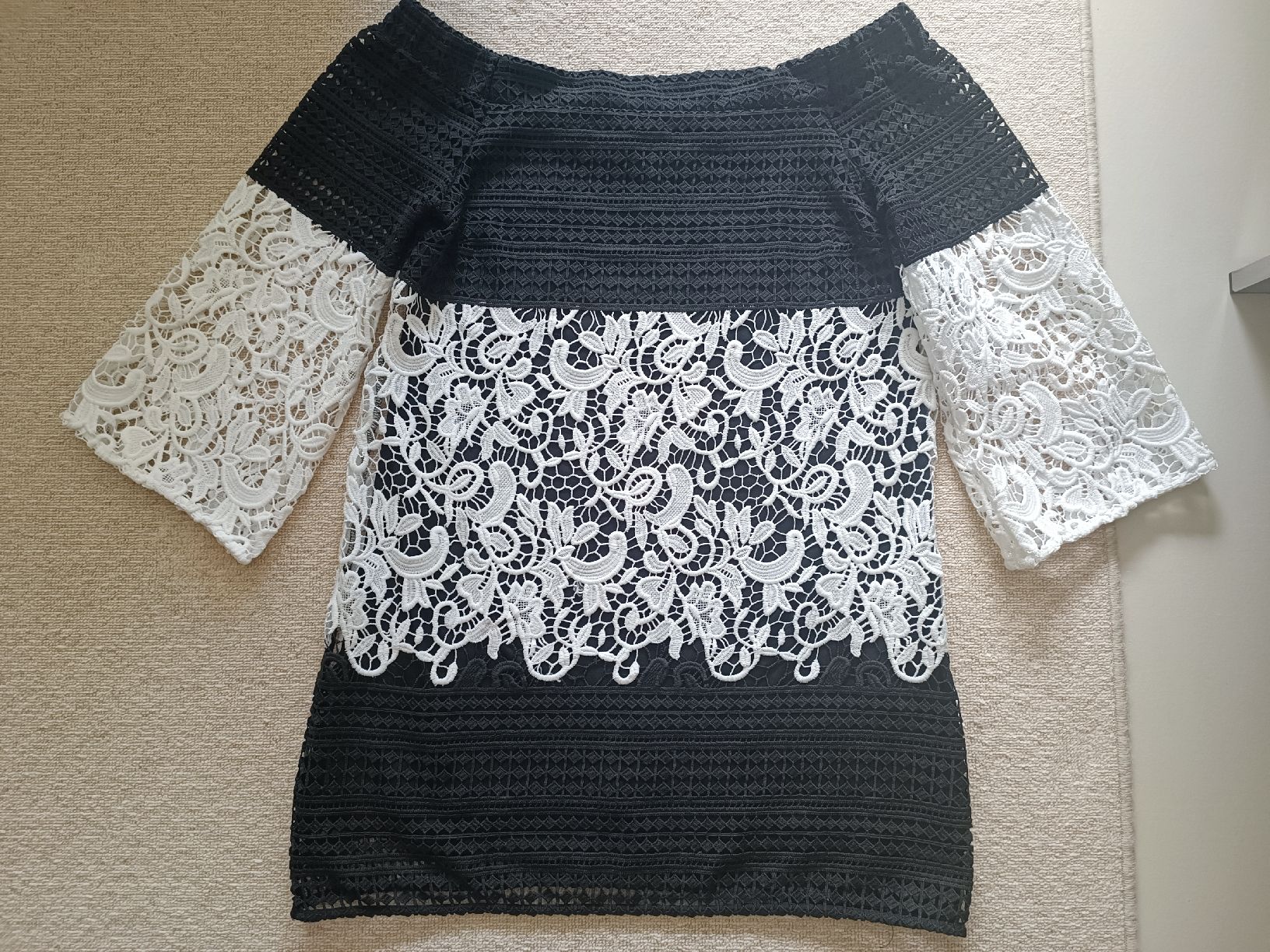 Kleider: Wunderschönes schulterfreies Spitzenkleid EU40 – Neu (gemäss Beschreibung) aus Wallisellen von C_DM 1