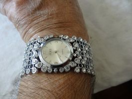 JCKY DAMEN SCHÖNE VIEL STEINES RELATIV NEU UHR.QUARTZ.LÄÜFT.