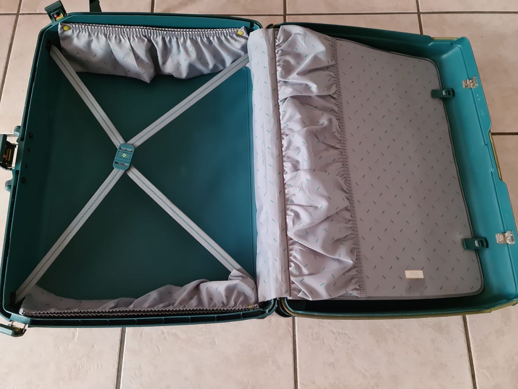 Samsonite Sonstige Reisekoffer & Reisetaschen: Samsonite Koffer und Beauty Case – Gebraucht aus Dörflingen von  3