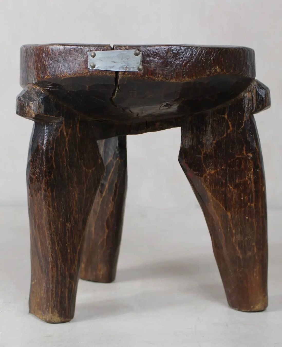 Sgabelli: Handgefertigter Hocker aus Tansania – Usato da Richterswil venduto da 0207lifestyle 1