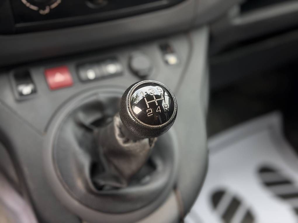 Veicoli commerciali: Peugeot Partner 1.6i (COLLAUDATO) – Usato da Agno venduto da jonnyautosagl 8