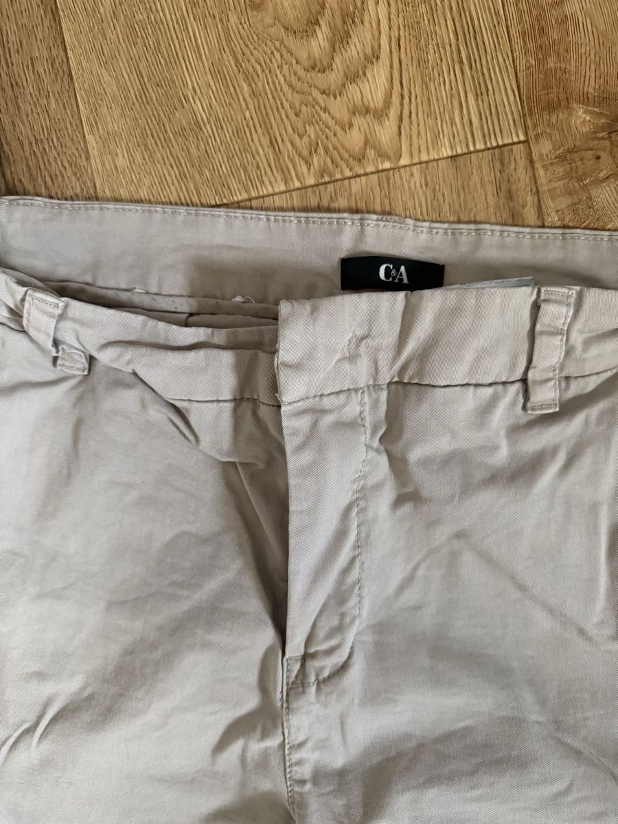 Pantalons: Chino Hose Grösse 38 – D'occasion à Hüttwilen par sar_8gj7 1