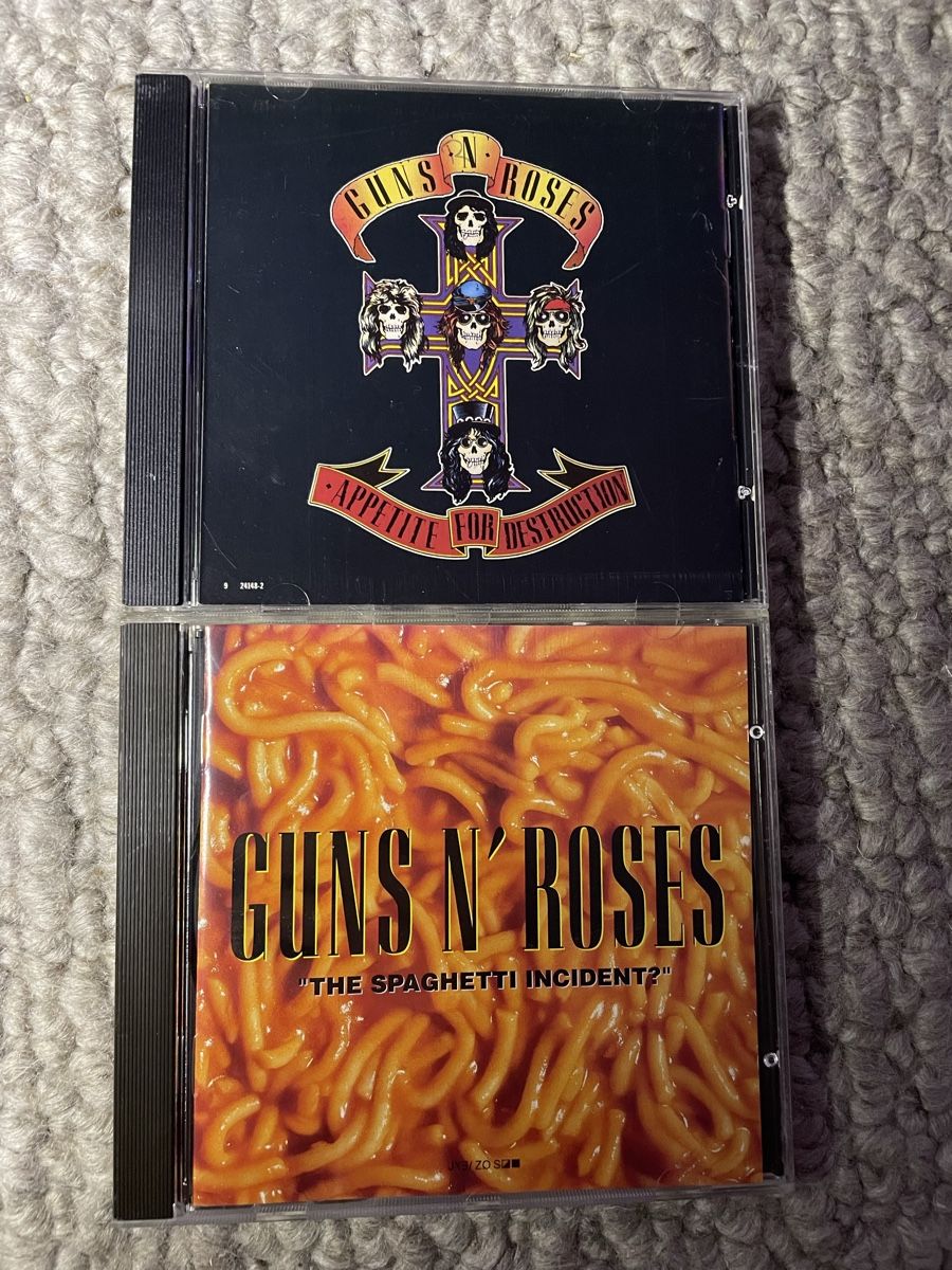 CD: 2x Guns N‘ Roses  – Usato da Reinach AG venduto da trigger7811