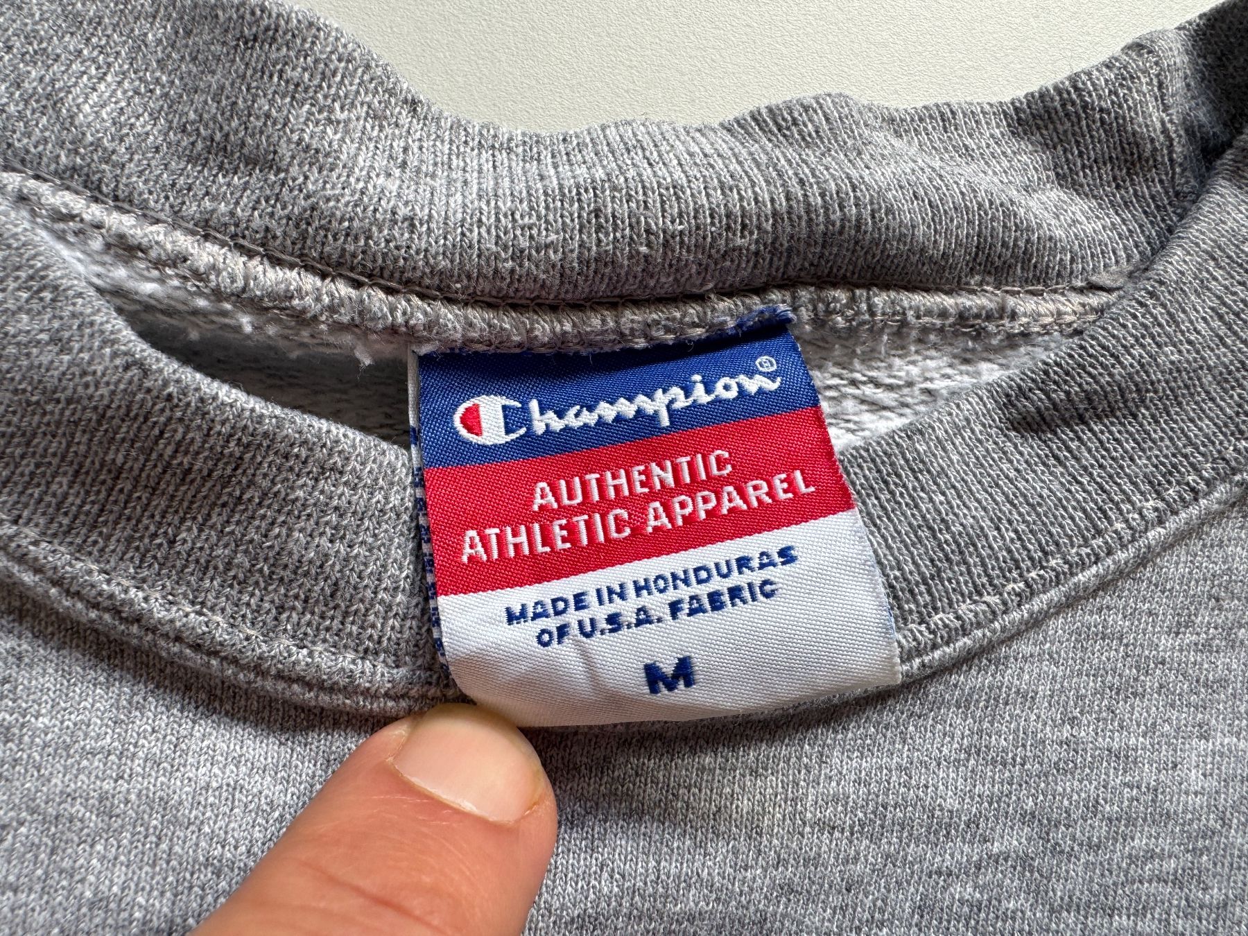 Champion Maglioni & Felpe: Champion Sweatshirt pullover crewneck Sz M – Usato da Neuchâtel venduto da _Easy_to_Find_ 2