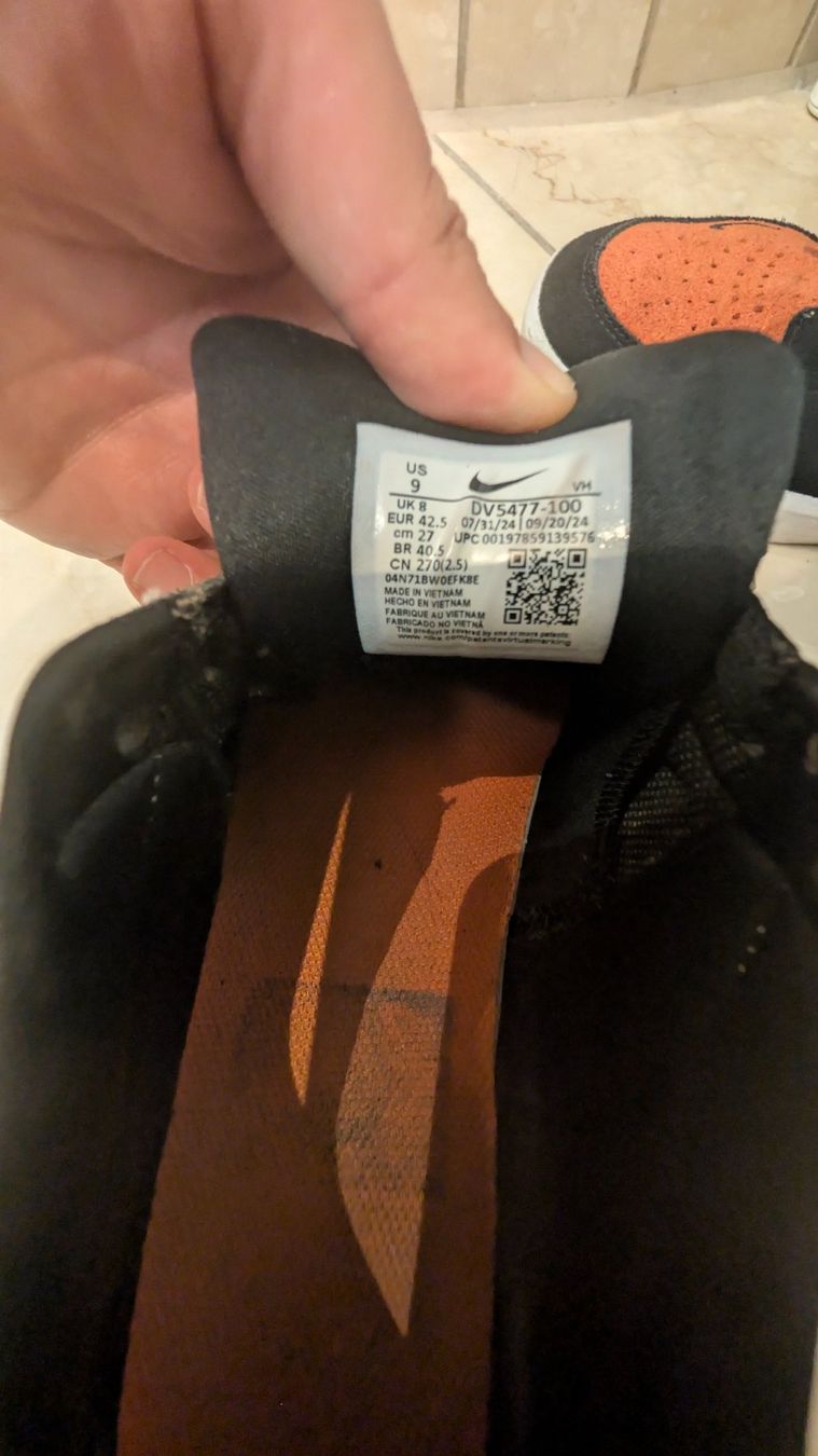 Nike Scarpe da uomo: Nike Schuhe mit box – Usato da Bern venduto da Emmanouel 4