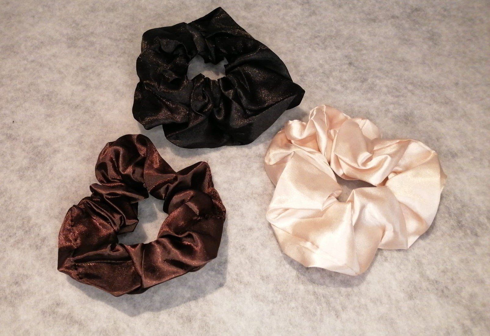 Haarschmuck: Haarbänder Scrunchie 3 Stück – Neu (gemäss Beschreibung) aus Grächen von Hel7890 1