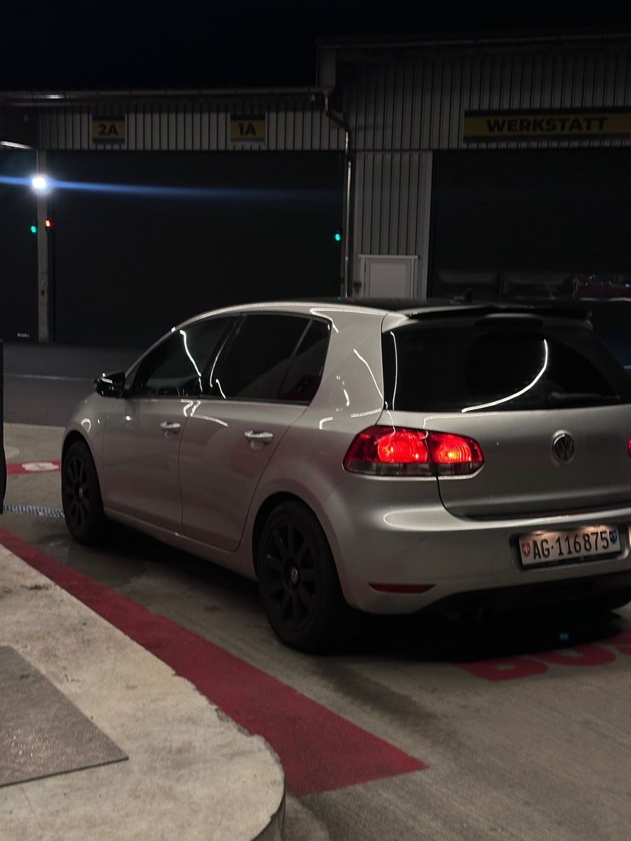 VW Automobili: VW Golf 6 Silver 1K – Usato da MUHEN venduto da ezrush_flips 1