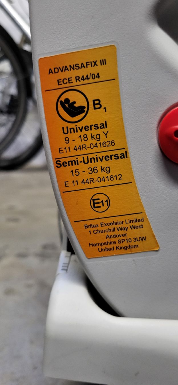 Britax Römer Auto-Kindersitze: Kindersitz Britax Römer Advansafix III Sict – Gebraucht aus Brittnau von Faeugefredu 1