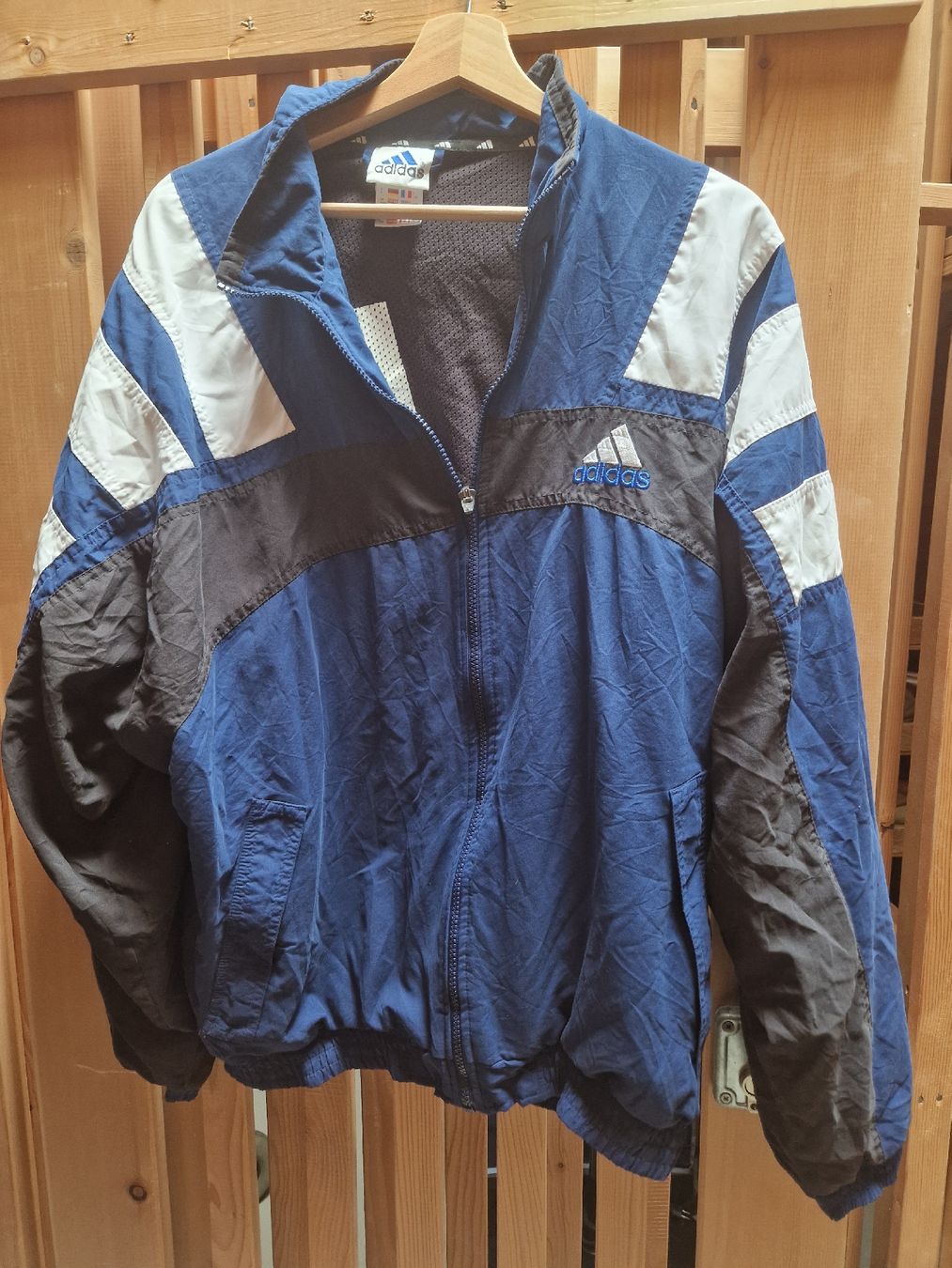 Adidas Giacche: Adidas Jacke Grösse L  – Usato da Zürich venduto da Ischhaltso16