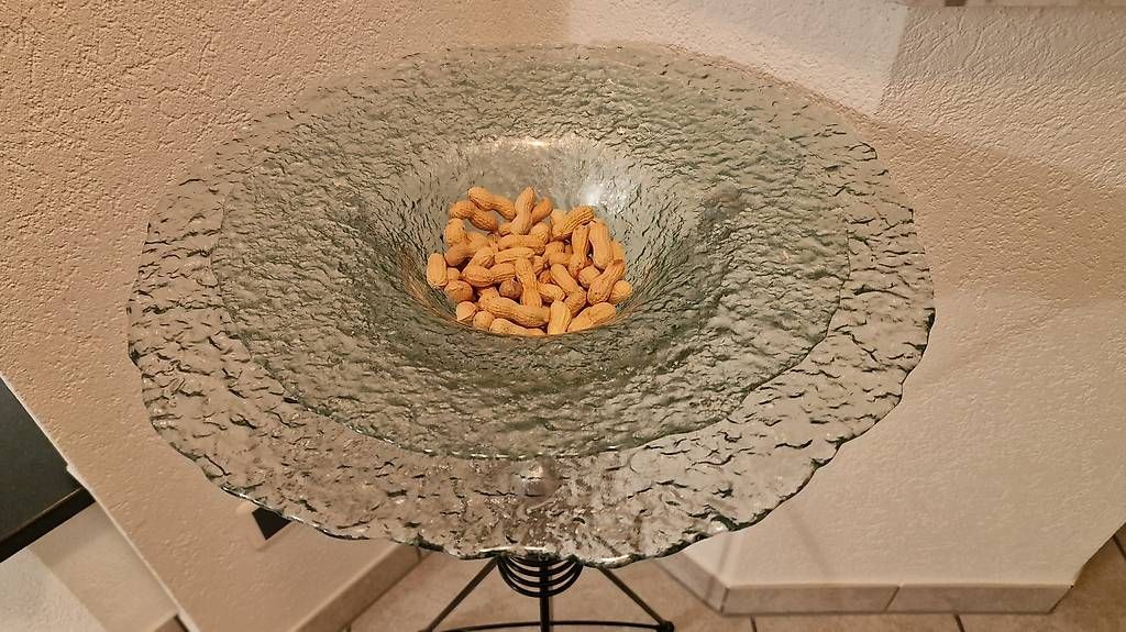 Ciotole: runde strukturierte Glasschale auf Ständer – Usato da Pfeffingen venduto da rov_9frp 2