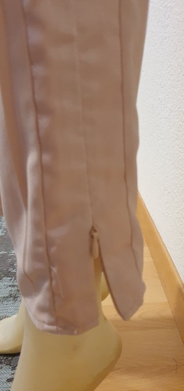 H&M Pantaloni: H&M Hose gr36 – Usato da Niederbipp venduto da fashionfuchs 5