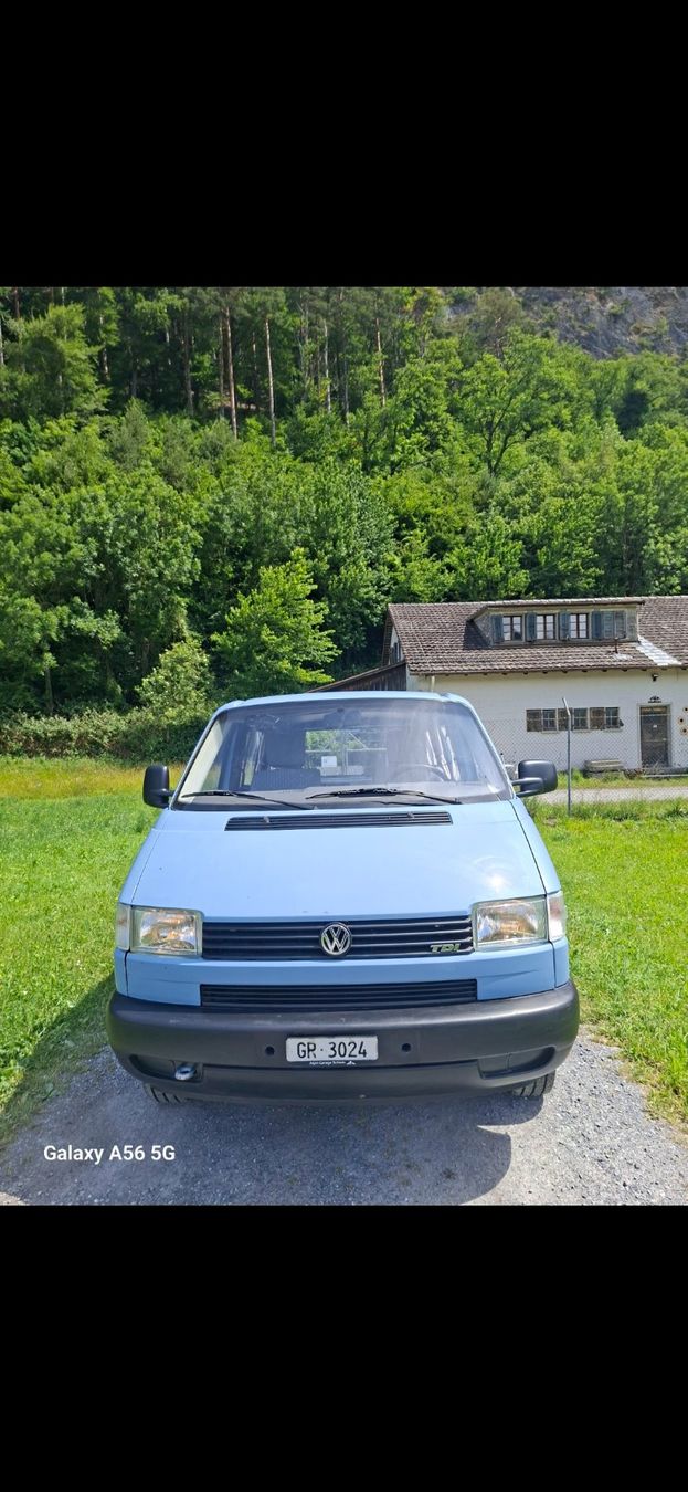 VW Automobili: Vw T4 2.5 TDI Multi-Transporter-Camper mit erst 168.300 Km – Usato da Fläsch venduto da Levanti25 6