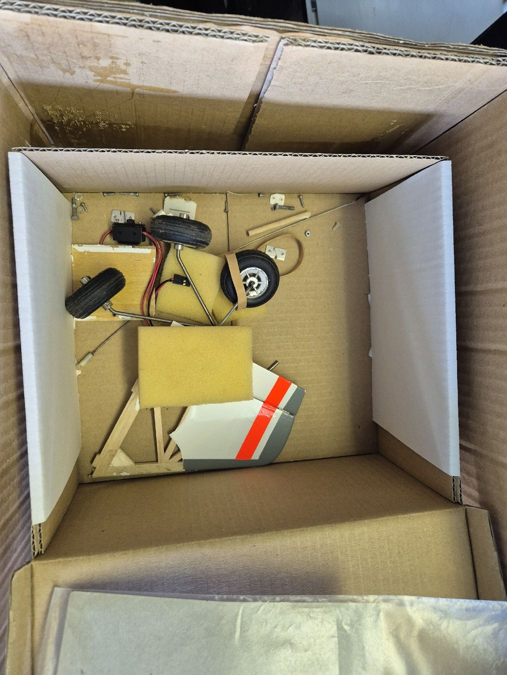 Graupner RC Kits de montage: Amateur Graupner – Défectueux à Wattenwil par hps_z6w9 1