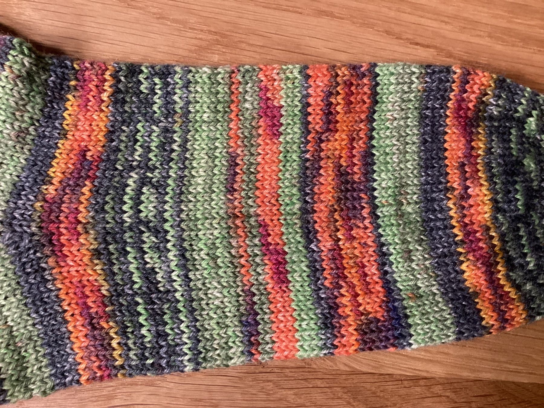 Calze: Handgestrickte Hundertwasser Socken NEUSTE Kollektion 4 – Nuovo e nell'imballaggio originale da Flawil venduto da kruemeli02 1