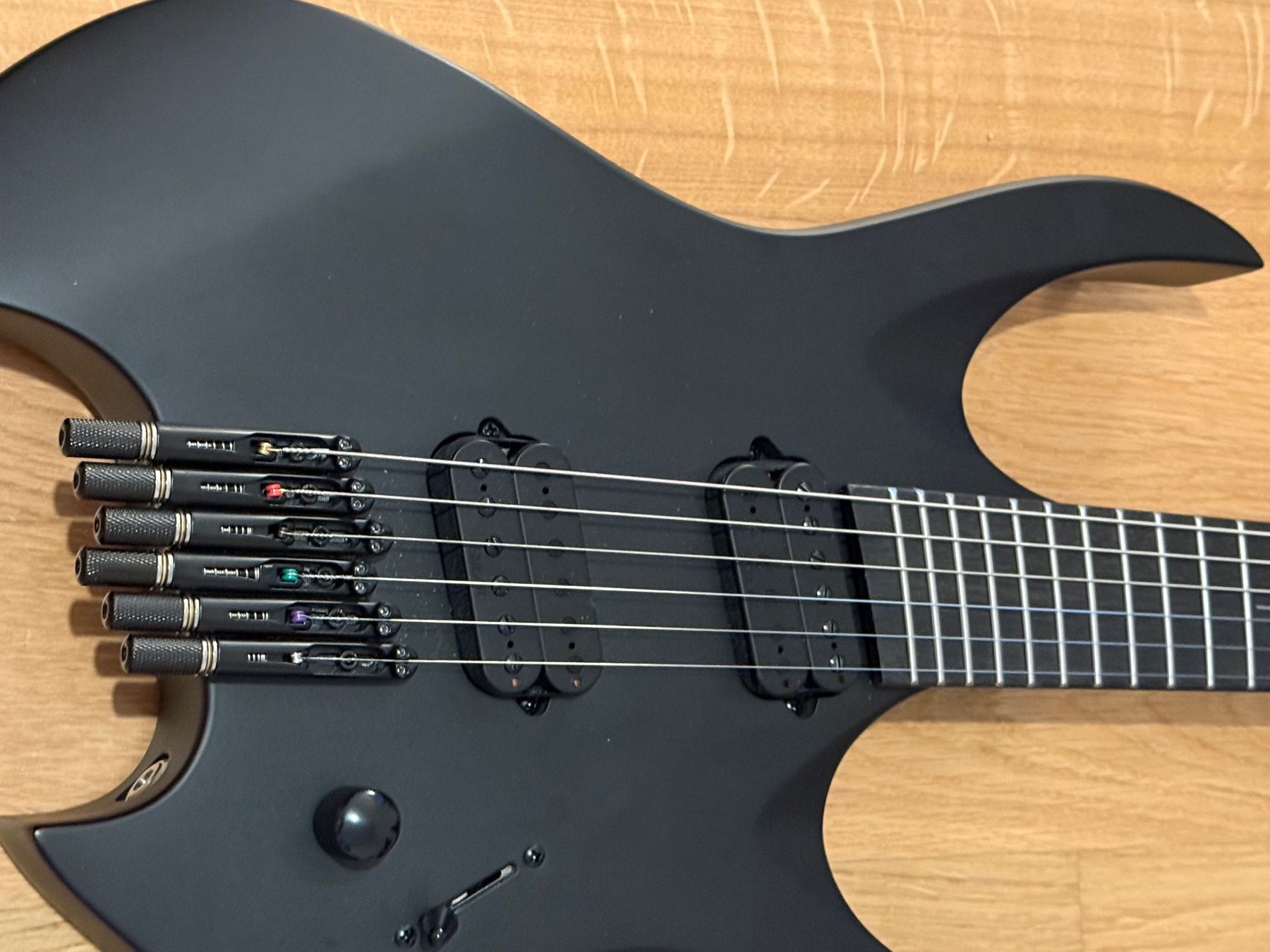 Strumenti musicali: Solar H2.6C – Carbon Black | Headless Multiscale E-Gitarre – Usato da Schaffhausen venduto da jl_wy6k 5