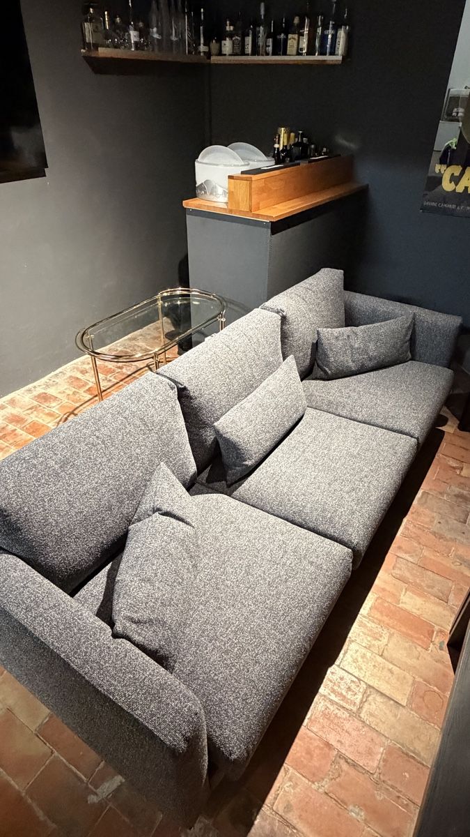 Sofas: 3er Sitzer Sofa  – Neu (gemäss Beschreibung) aus Basel von ari_y9pj 3
