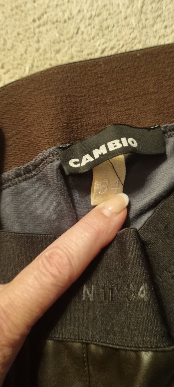 Cambio Pantaloni: Cambio Kunstlederhose braun Gr.34 – Usato da Embrach venduto da Valday 1