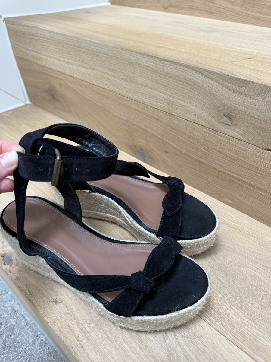 Ba&Sh Damenschuhe: Bash platform sandals size 36, worn twice – Gebraucht aus Echichens von Lorevitto