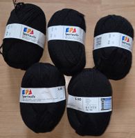 5 Knäuel Sportwolle schwarz