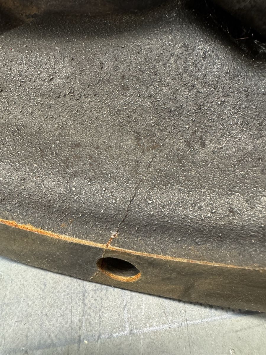 Ford Tutti pezzi di ricambio auto: Getriebe Glocke 1940er Ford zu Flathead V8 – Difettoso da Winterberg ZH venduto da Motti5 4