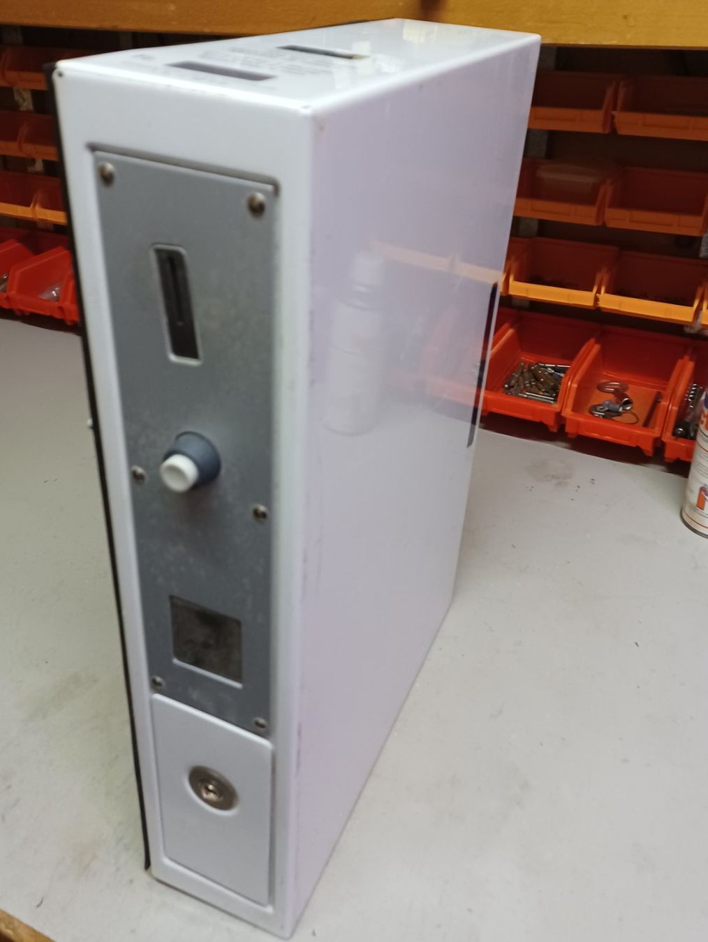 Tutte le macchine: Anbau Münzschalt Automat – Difettoso da Rüfenacht BE venduto da zur_2s9l