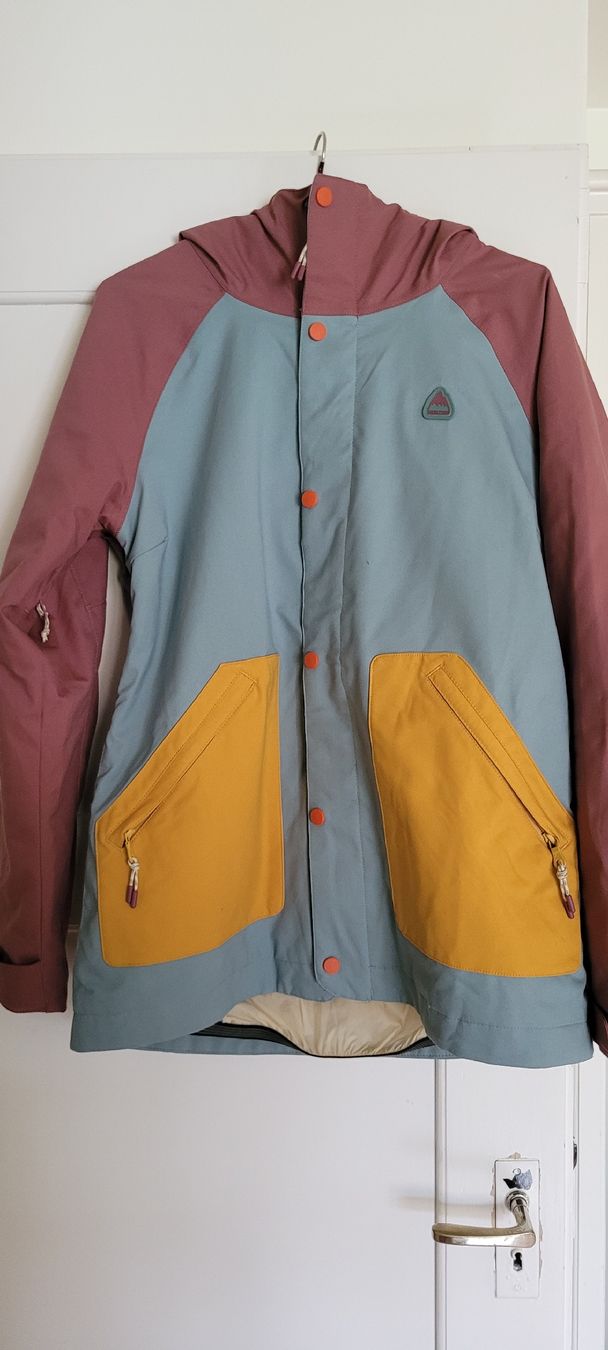 Burton Jacken: Burton Snowboard Jacke Damen Gr. S – Gebraucht aus Neftenbach von lifestyle_tp5m