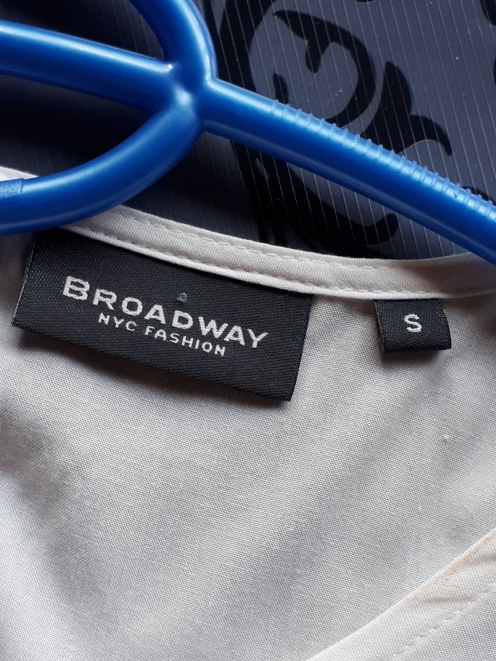 Broadway NYC Fashion Camicette, T-shirt & Top: Broadway weisses Blusentop – Usato da Plagne venduto da Reticulum01 2