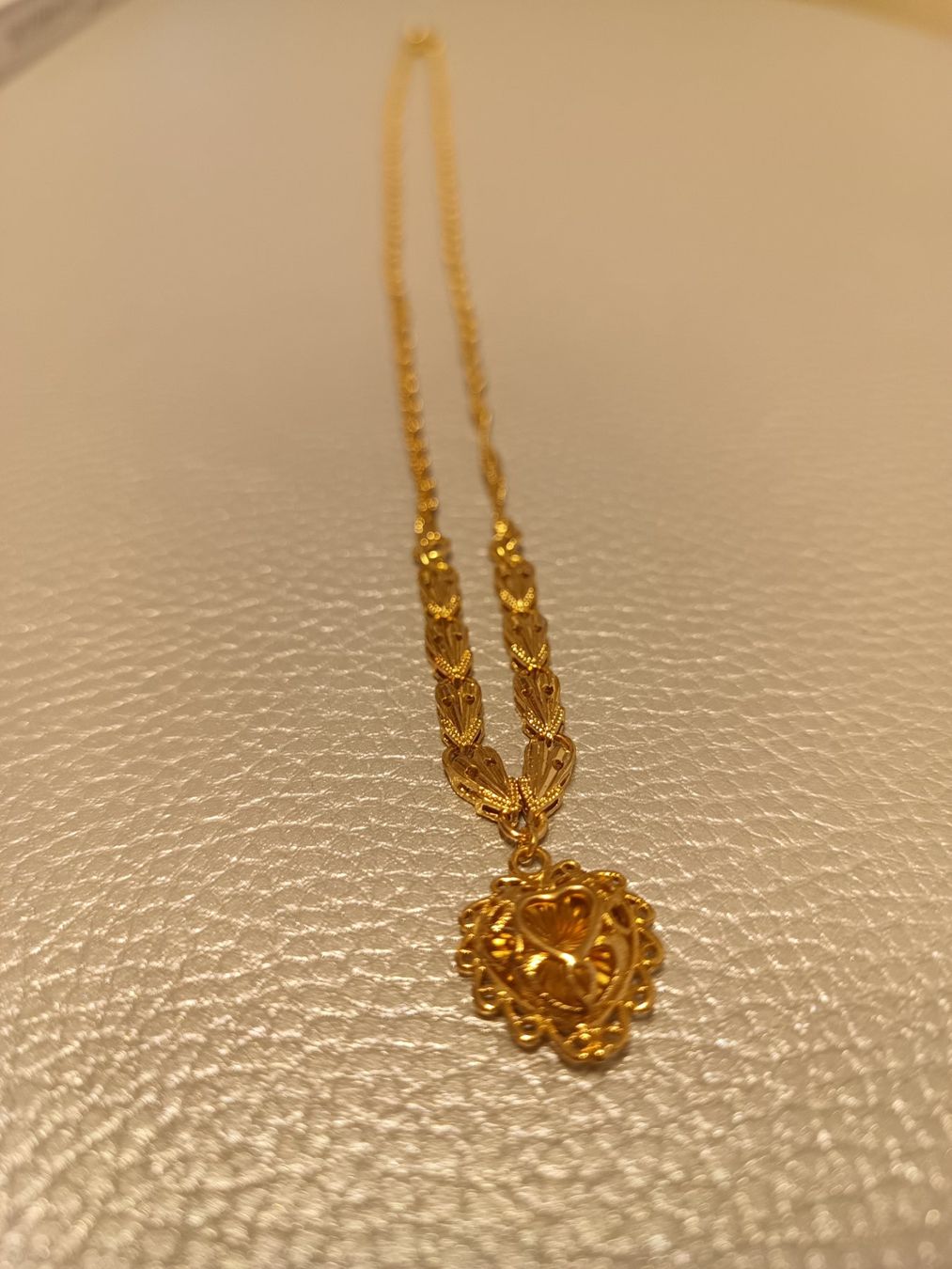 Catenine: Schmuck Goldige mit Medal in Herzform – Nuovo (secondo la descrizione) da Frümsen venduto da Swissline90
