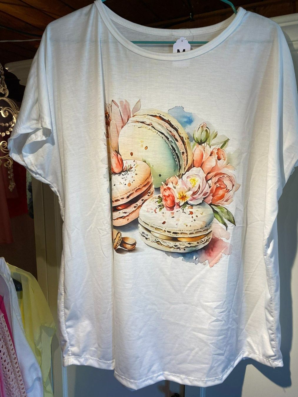 T-shirt: DAMEN KURZARM SHIRT MACARONS – Nuovo e nell'imballaggio originale da Meienried venduto da ManuelaBoutique 1