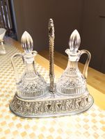 Vintage Menage Essig & Öl Set mit Halterung Zinnguss Top