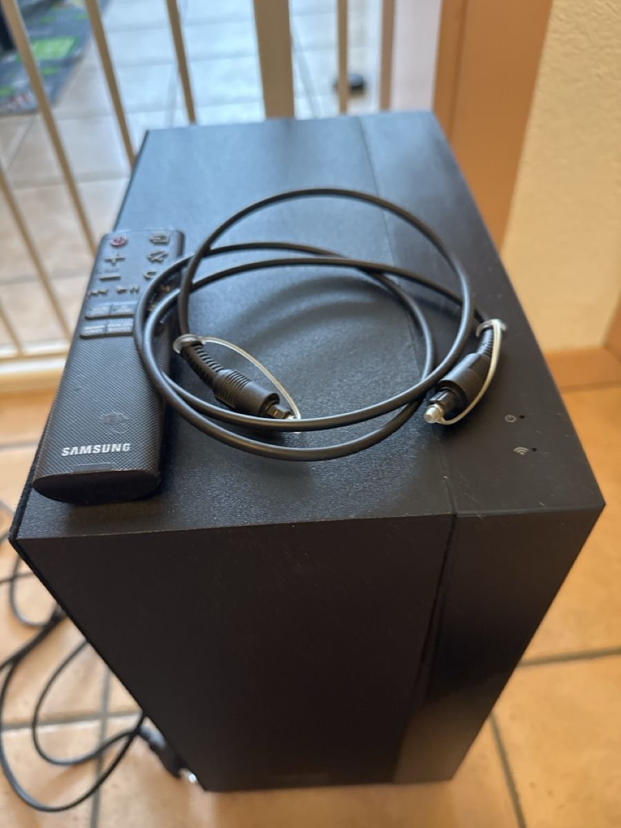 Casse acustiche: Soundbar Samsung con Subwoofer e Telecomando  – Usato da Gudo venduto da cia_kxz9 2