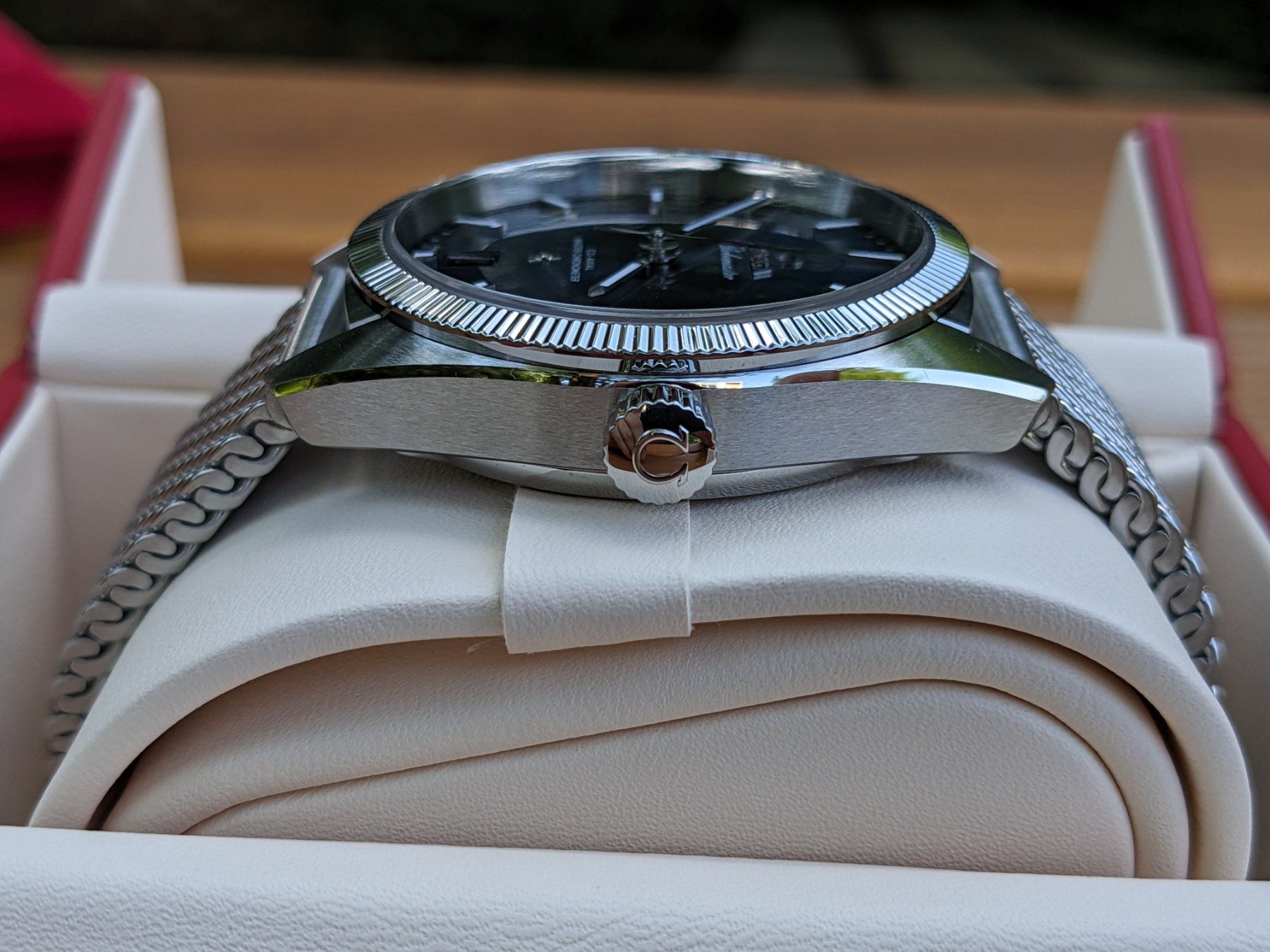 Omega Orologi: Omega Globemaster 130.33.39.21.03.001 mit Holzbox – Nuovo (secondo la descrizione) da Zuerich venduto da blo_qlp9 5