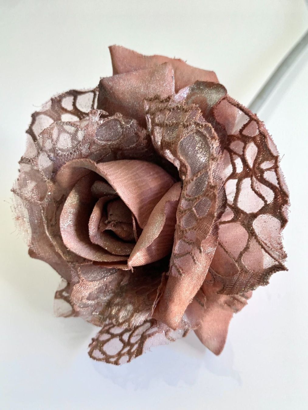 Alle Dekorationen: Dekorative Deko-Rose aus Stoff – Gebraucht aus Bern von Fraeuleinhonig 1