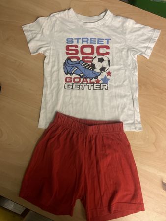 bpc Sommer Set Gr. 110 - T-Shirt & Shorts - Super Zustand!