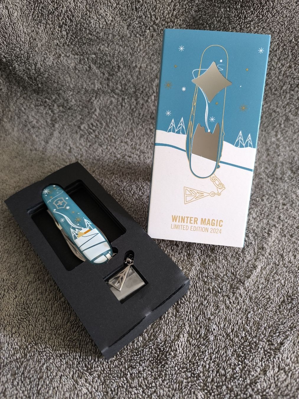 Victorinox Coltelli tascabile: Victorinox Winter Magic Limited Edition 2024 – Nuovo e nell'imballaggio originale da Pfäffikon SZ venduto da nidisale