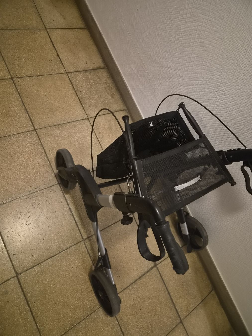 Gehhilfen: Rollator  – Gebraucht aus Riehen von mbahn 1