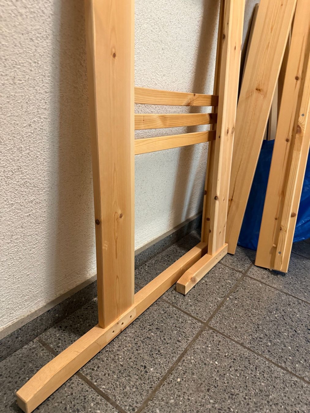 Ikea Betten: Holzbett 200x90 – Gebraucht aus Regensdorf von timur.butenko 4