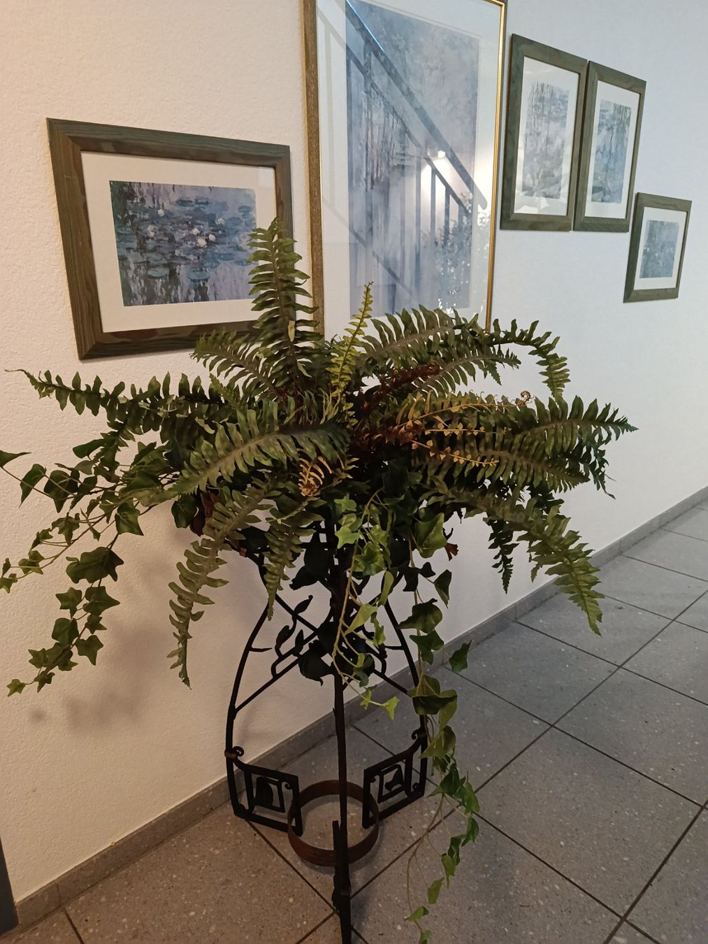 Sonstiges für Haushalt & Wohnen: Antiker Blumenständer – Gebraucht aus Mörschwil von Erwin8242