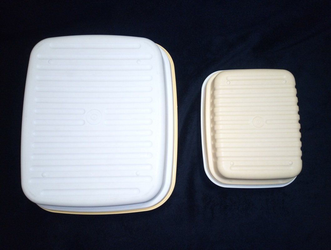 Tupperware Contenitori & Simili: 2tlg. TUPPERWARE Brotbehälter - Set Laibwächter / BreadSmart – Usato da Werdenberg venduto da EXA-Secondhand 1