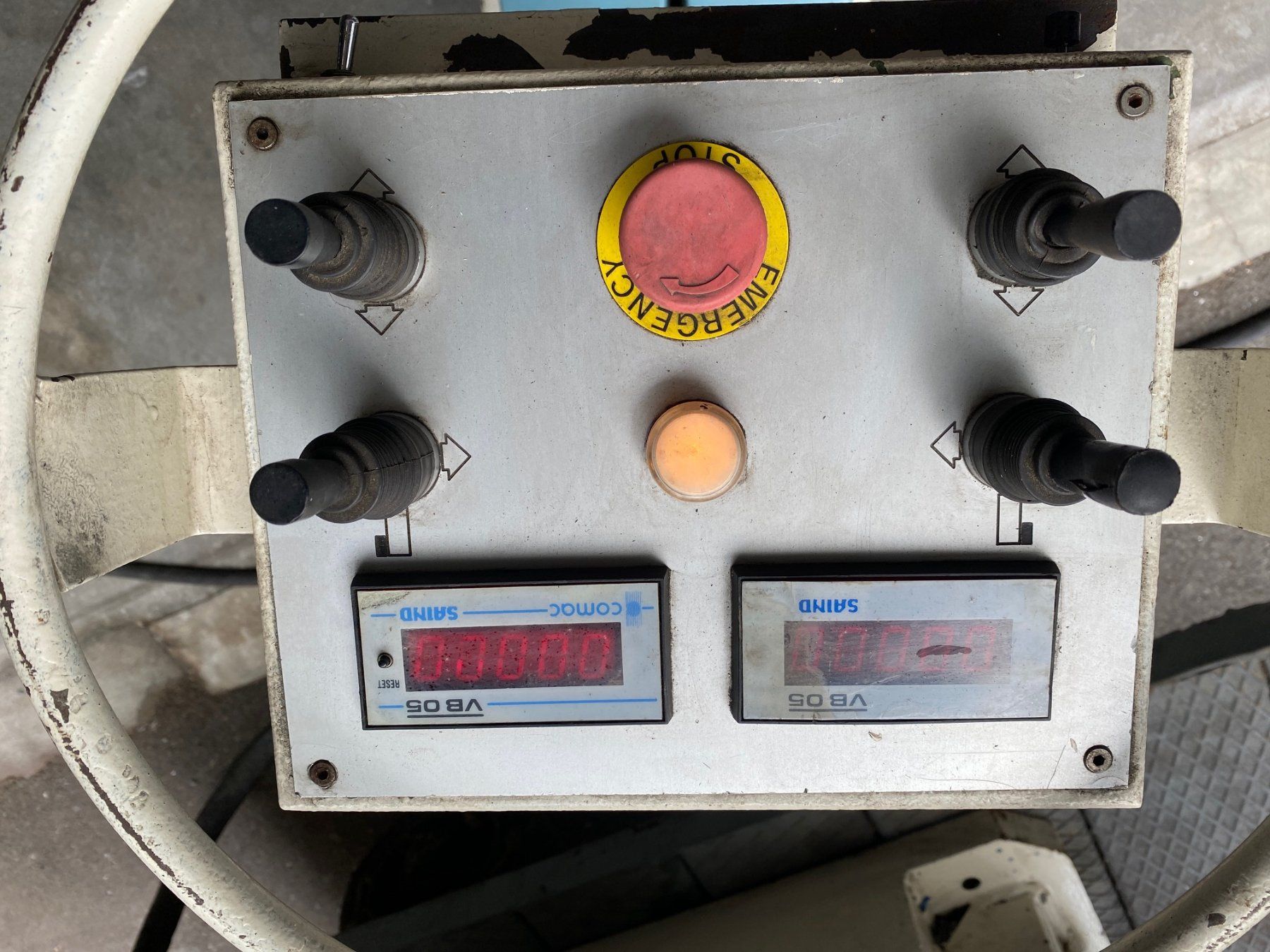 Tutte le macchine: Drei Walzen Profilbiegemaschine Comac 3025HV2 – Usato da Münsingen venduto da Photovirus 3