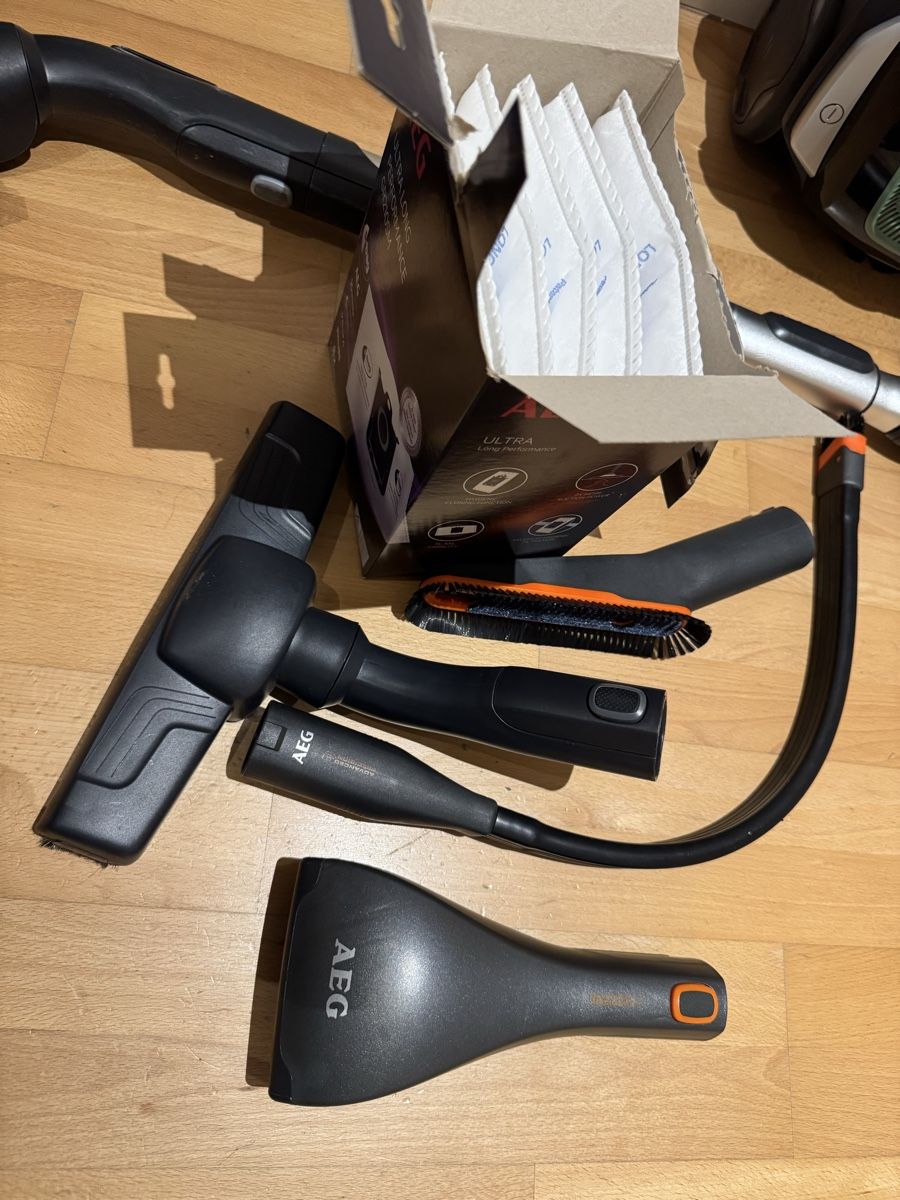 AEG Staubsauger & Zubehör: AEG Staubsauger vx9-2-öko – Gebraucht aus Hochfelden von 05b_96wx 1