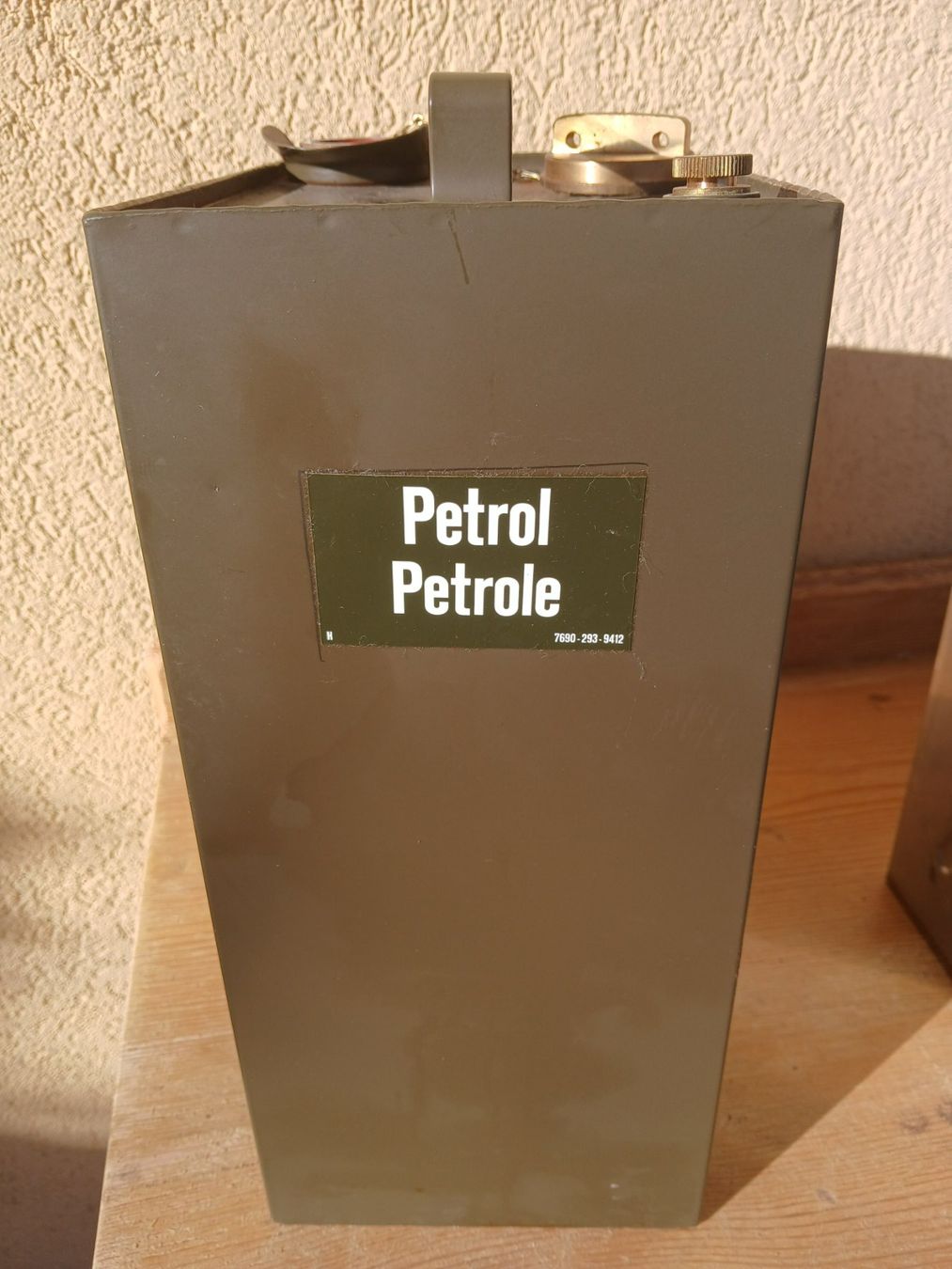 Schweizer Armee Taniche per benzina: Schweizer Armee 2 Petrolkanister – Usato da Steffisburg venduto da ursusmaritimus 2