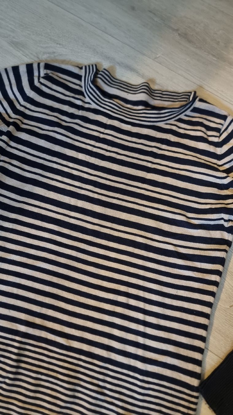 Pullover & Sweatshirts: Gestreiftes Langarmshirt, Grösse S – Gebraucht aus Wigoltingen von Zuckerfee84 1