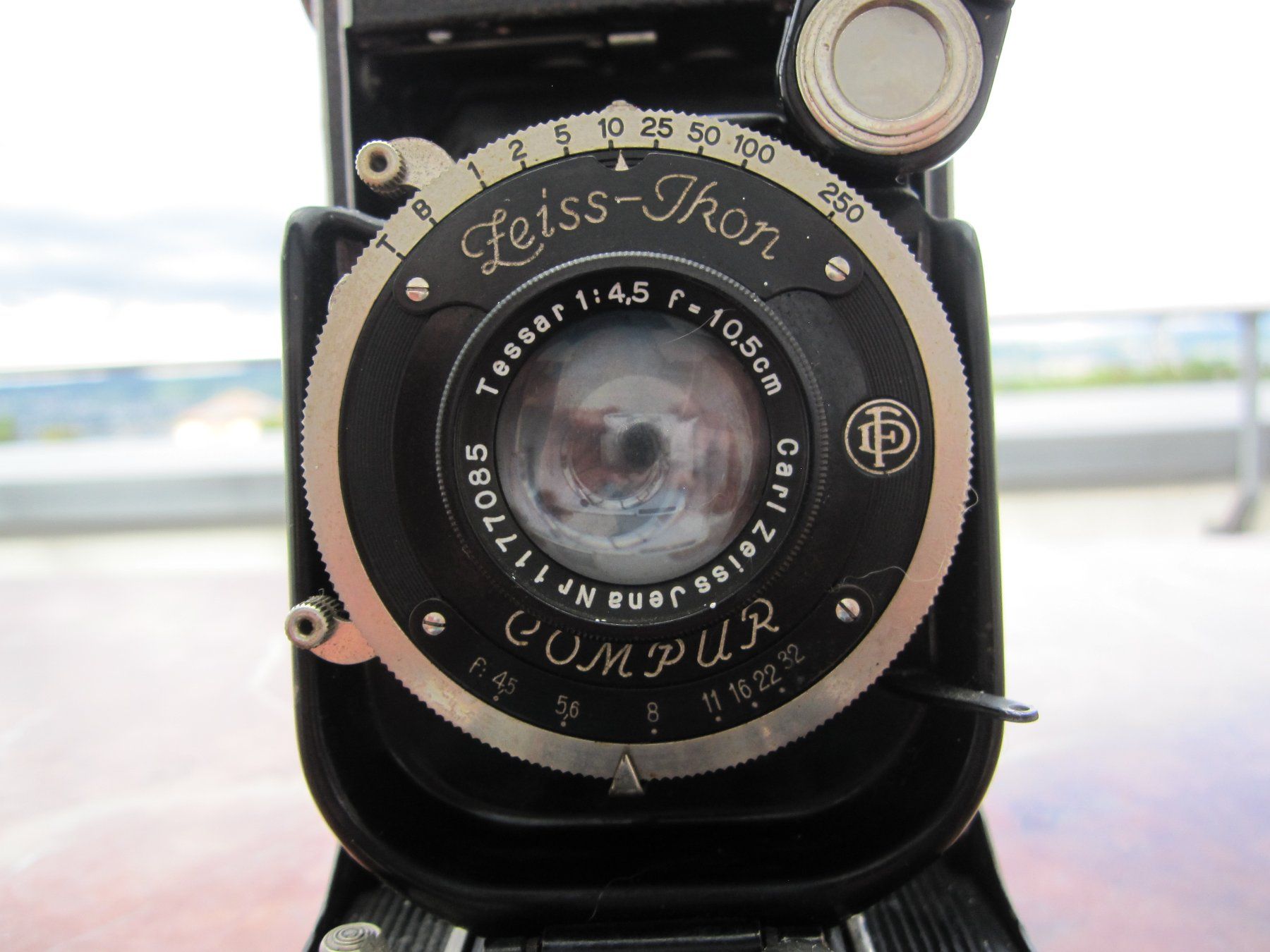 Zeiss Fotocamera: Zeiss-Ikon Folding Camera Cocarette 519/2 – Usato da Horgen venduto da sarahbuechler01 3