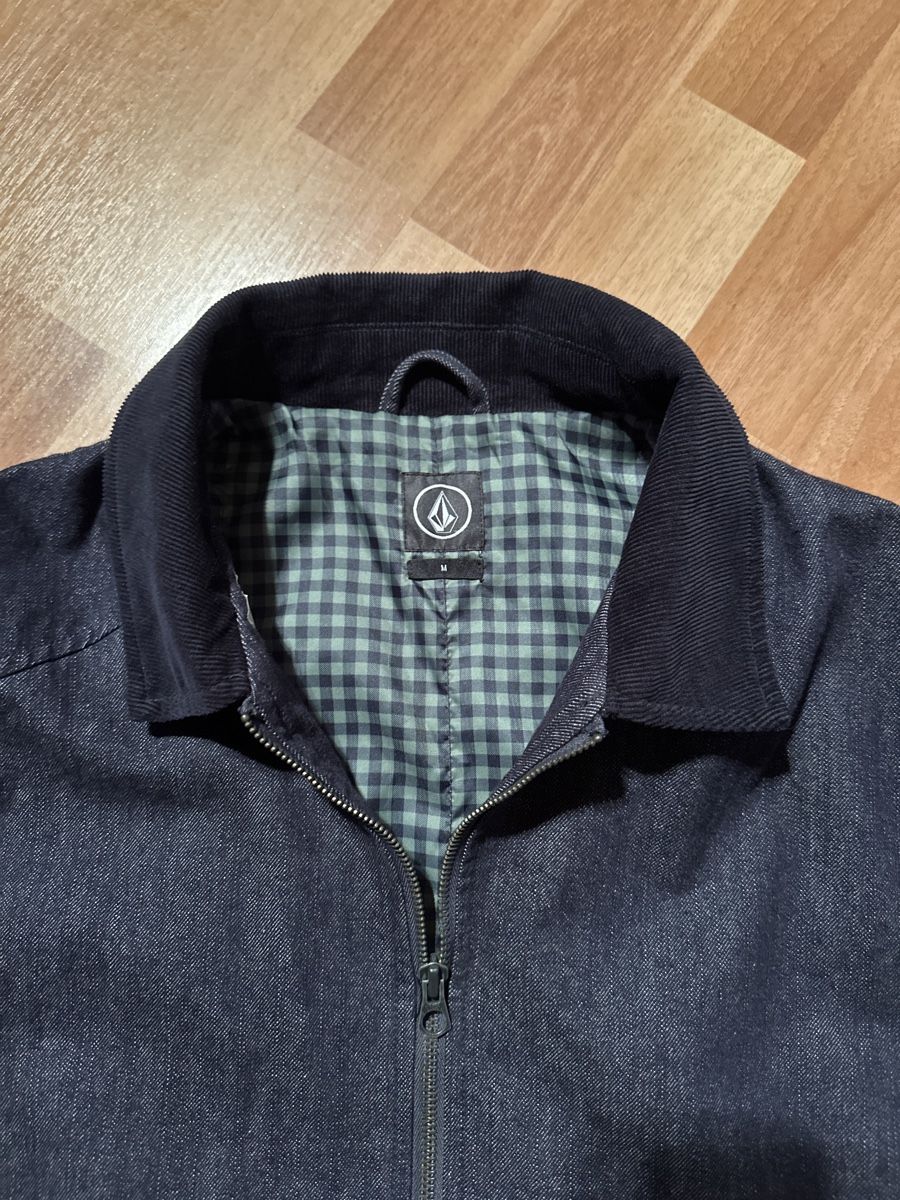 Volcom Jacken: Volcom Jacke, Grösse M, Neuwertig, einf. Brustweite 54 cm – Gebraucht aus St. Gallen von mai_gd7k 1