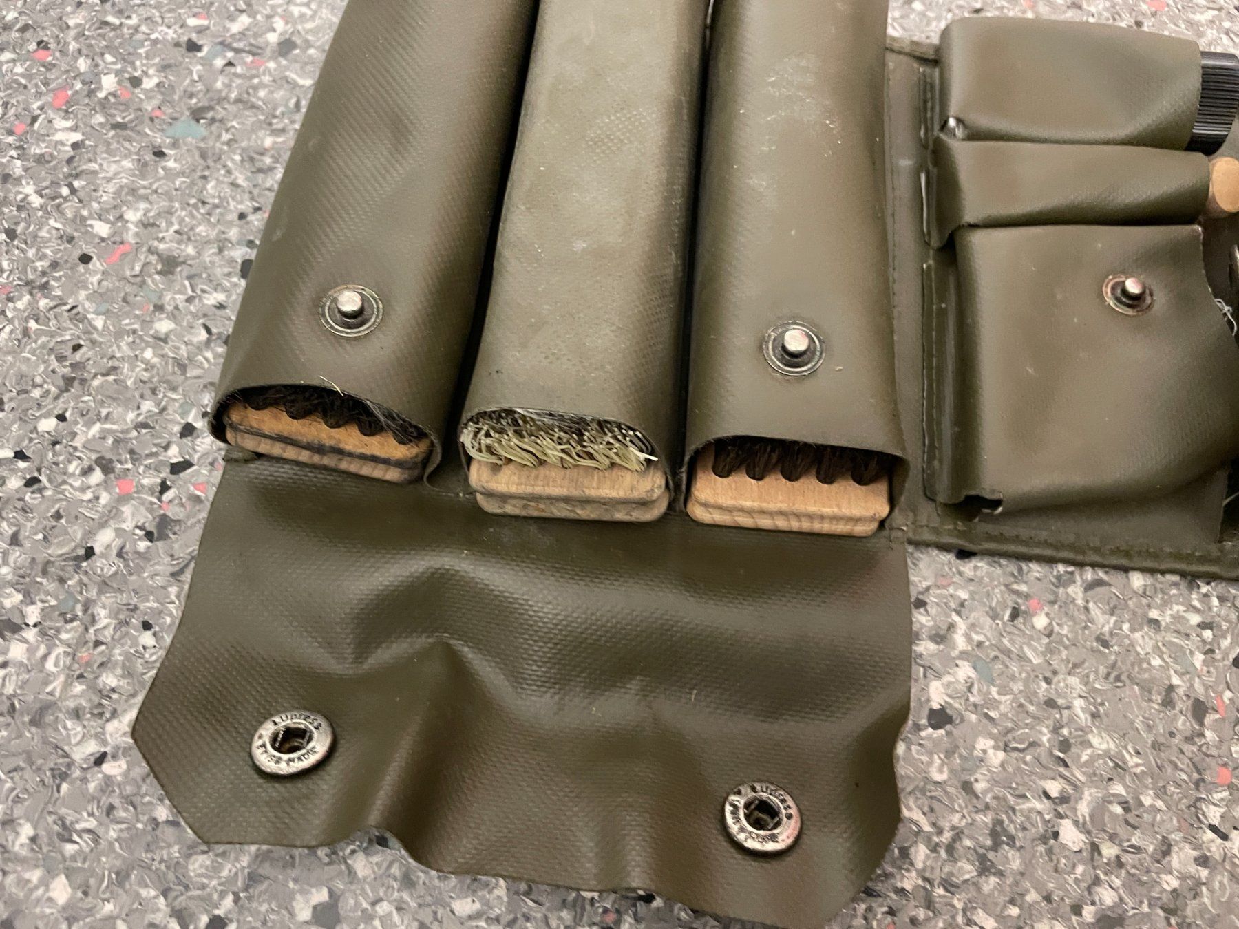 Schweizer Armee Altro in  Abbigliamento & Accessori: Schuhputzzeug – Usato da Frauenfeld venduto da mulbf 1