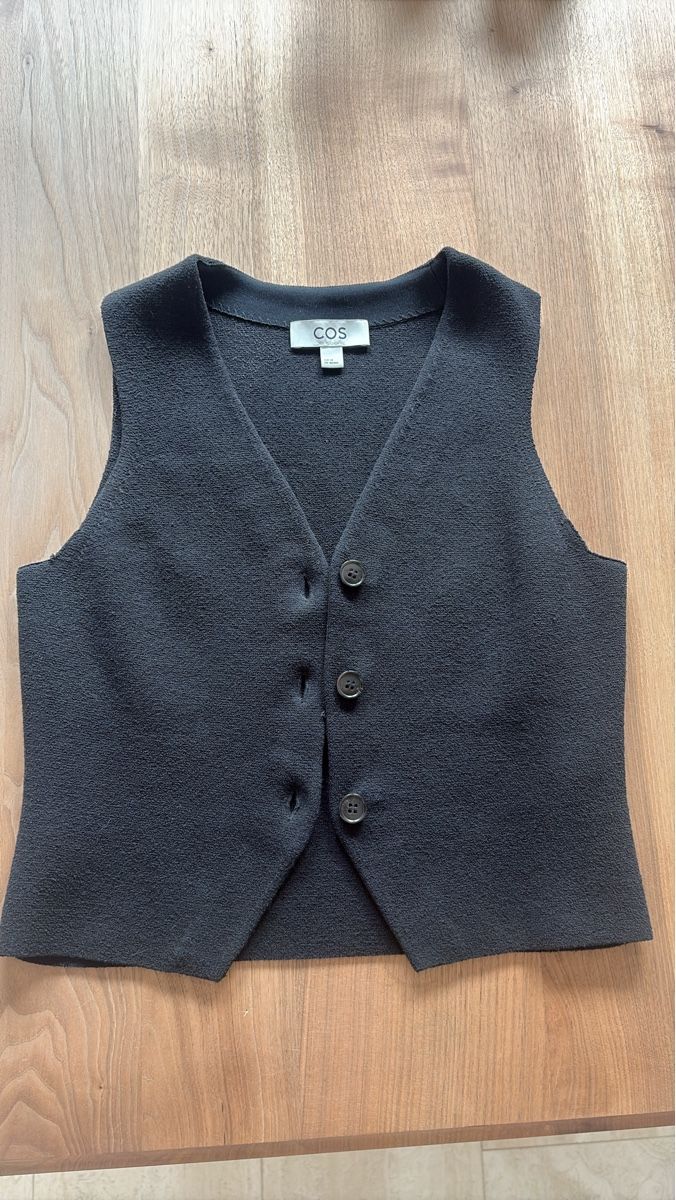 Cos Gilet & Giacche senza maniche: COS Vest Black Size XS – Usato da Zürich venduto da Asybb